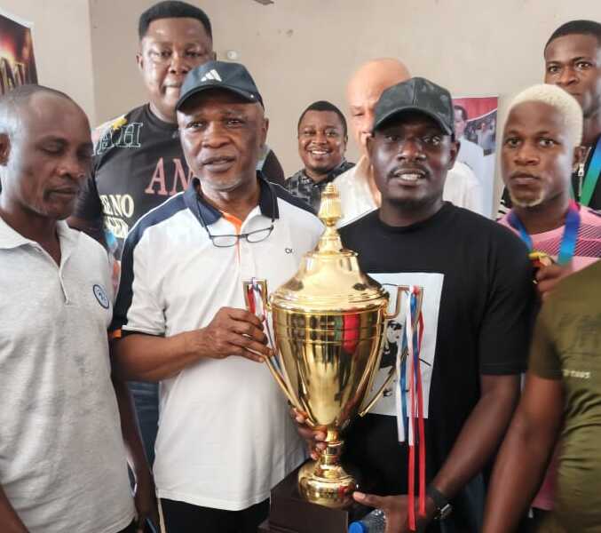Odani Chairman, presented a cup to RT. Hon. Ok Chinda,